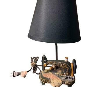 Retro sewing machine table lamp